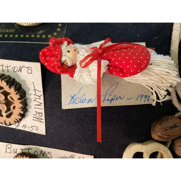 VINTAGE Helen Piper Lot Folk Art Handmade Buttons Pin Necklaces Black Walnut - Picture 5 of 8